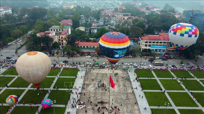 Lễ hội khinh kh&iacute; cầu quốc tế lần thứ I - năm 2022 tại tỉnh Tuy&ecirc;n Quang