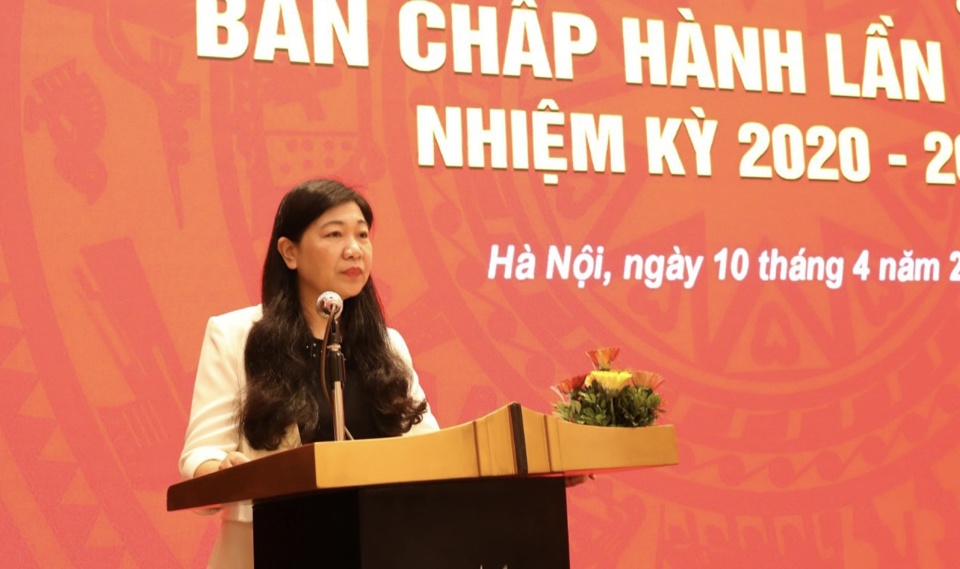 Chủ tịch Ủy ban MTTQ Việt Nam TP H&agrave; Nội Nguyễn Lan Hương ph&aacute;t biểu chỉ đạo tại Hội nghị&nbsp;