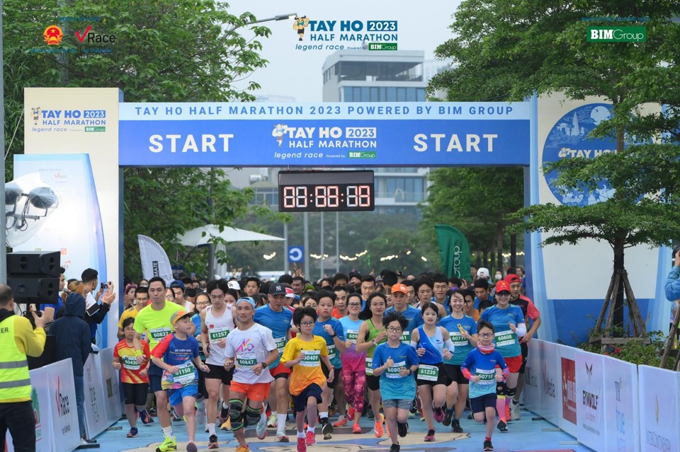 Thử thách chạy bộ đổi cây xanh được runners Hà Nội hưởng ứng - Ảnh 1