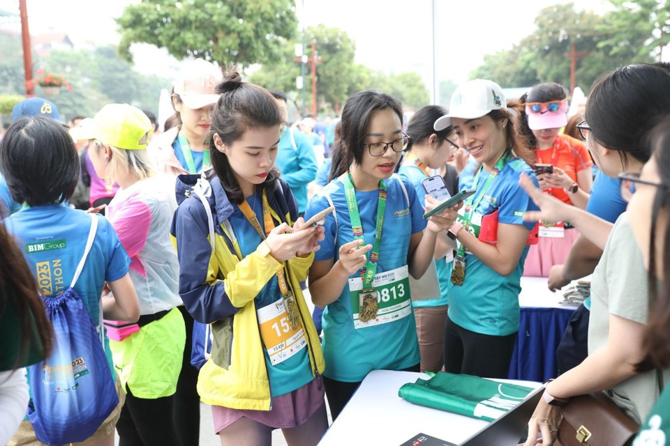 Thử thách chạy bộ đổi cây xanh được runners Hà Nội hưởng ứng - Ảnh 3