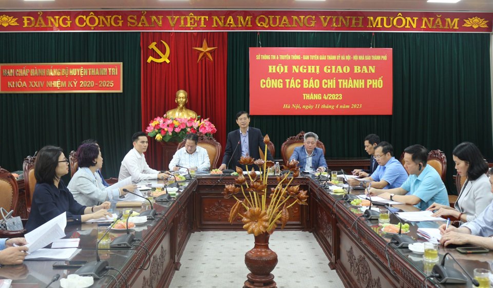 Ph&oacute; trưởng Ban Thường trực Ban Tuy&ecirc;n gi&aacute;o Th&agrave;nh ủy H&agrave; Nội Phạm Thanh Học ph&aacute;t biểu tại hội nghị.