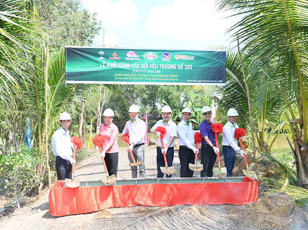 Nhựa Tiền Phong - Hành trình “Cầu nối yêu thương” tháng Tư - Ảnh 1