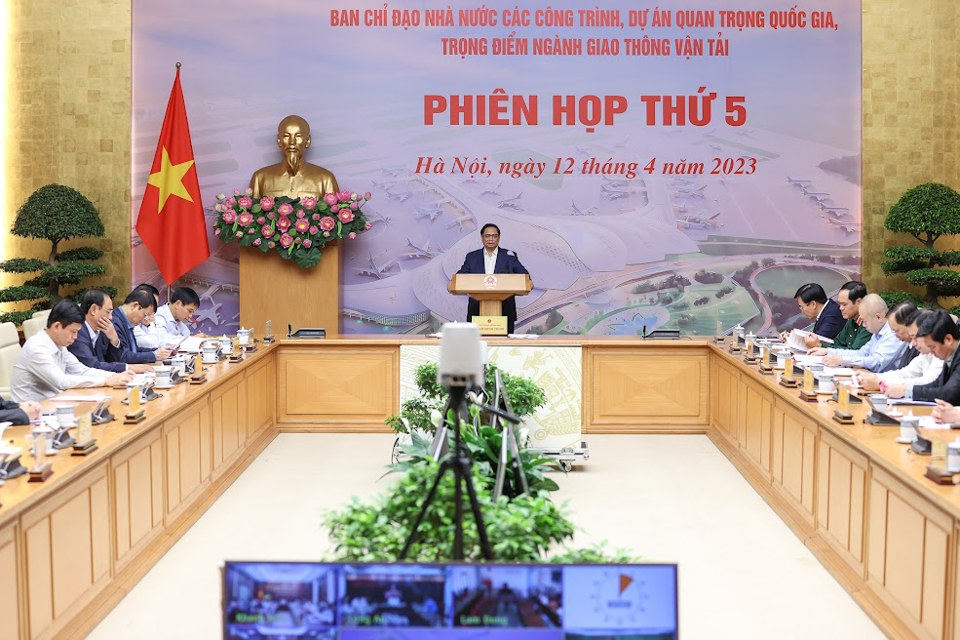 Thủ tướng Ch&iacute;nh phủ Phạm Minh Ch&iacute;nh, Trưởng Ban Chỉ đạo Nh&agrave; nước c&aacute;c c&ocirc;ng tr&igrave;nh, dự &aacute;n quan trọng quốc gia, trọng điểm ng&agrave;nh giao th&ocirc;ng vận tải chủ tr&igrave; họp phi&ecirc;n thứ 5 của Ban Chỉ đạo - Ảnh: VGP/Nhật Bắc