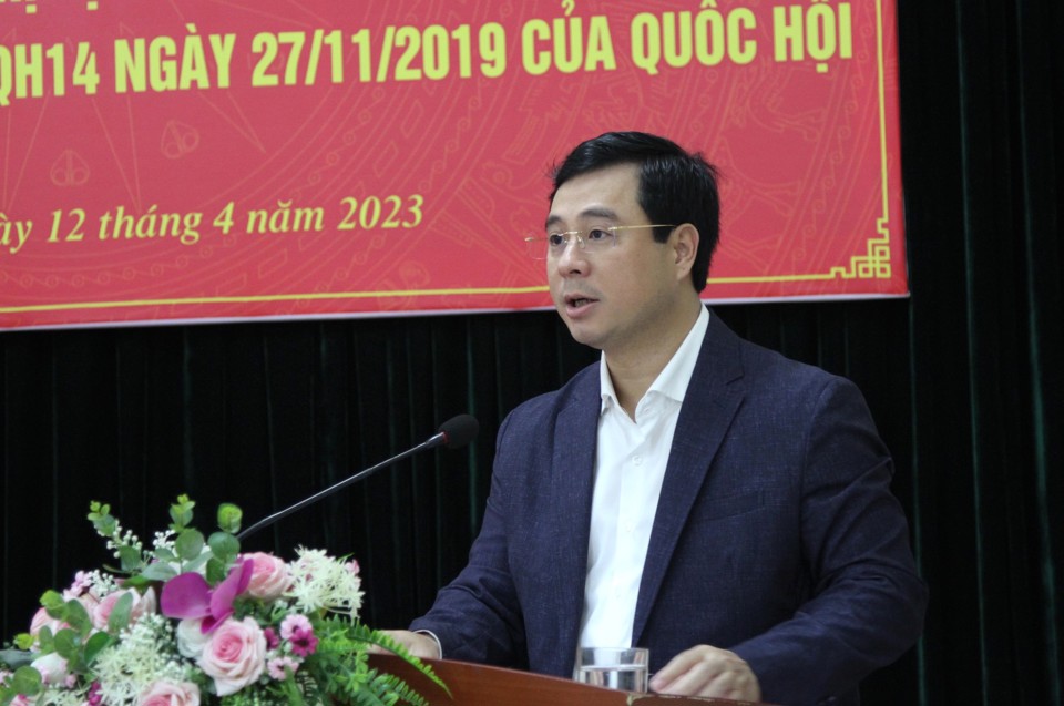 Chủ tịch UBND quận Ho&agrave;ng Mai Nguyễn Minh T&acirc;m ph&aacute;t biểu chỉ đạo hội nghị.
