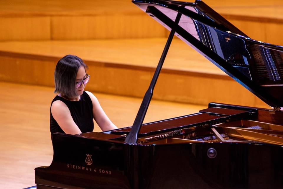 Nghệ sĩ piano Trinh Hương sẽ tham gia biểu diễn trong 2 đ&ecirc;m h&ograve;a nhạc đặc biệt n&agrave;y.