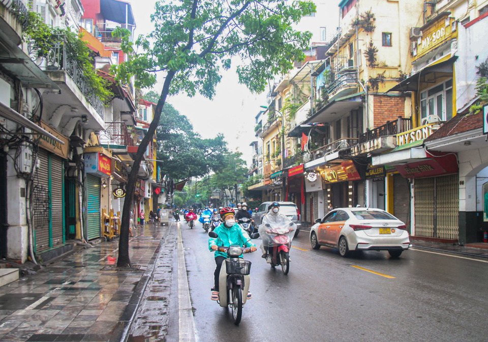 Phố H&agrave;ng Gai trở n&ecirc;n sạch, đẹp sau nỗ lực của UBND phường H&agrave;ng Gai