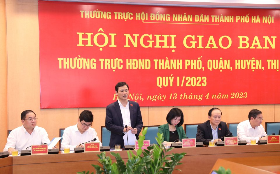 Ph&oacute; Chủ tịch HĐND TP H&agrave; Nội Phạm Qu&iacute; Ti&ecirc;n ph&aacute;t biểu đề dẫn tại Hội nghị