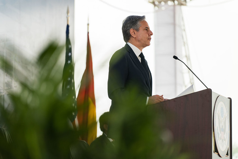 Ngoại trưởng Mỹ Antony Blinken ph&aacute;t biểu tại Lễ khởi c&ocirc;ng.&nbsp;Ảnh: ĐSQ Mỹ tại H&agrave; Nội