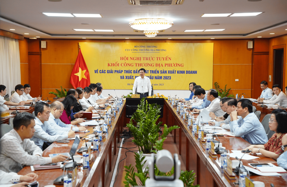 Bộ trưởng Bộ C&ocirc;ng Thương Nguyễn Hồng Di&ecirc;n chủ tr&igrave; hội nghị. Ảnh: moit.gov.vn