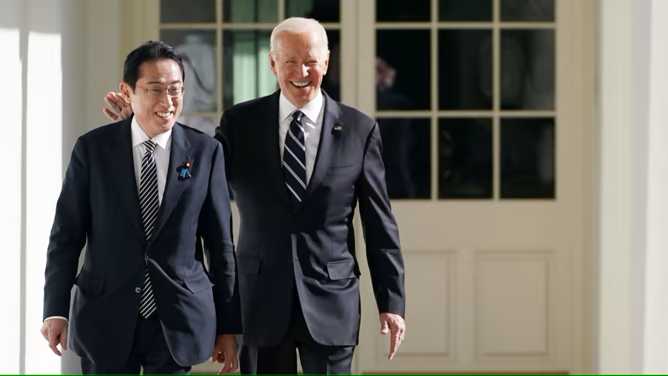 Thủ tướng Nhật Bản Fumio Kishida gặp Tổng thống Mỹ Joe Biden tại Nh&agrave; Trắng v&agrave;o 1/2023. Nguồn: Nikkei Asia