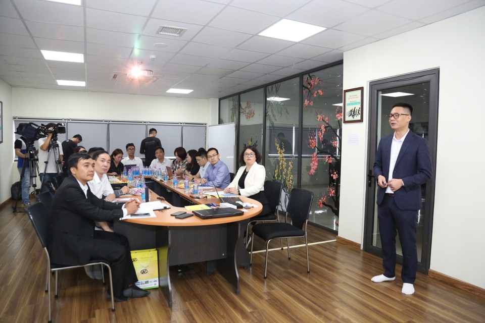 CEO Nguyễn Hồng Phong th&ocirc;ng tin.&nbsp;