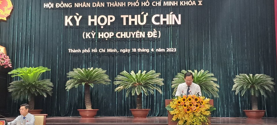Chủ tịch UBND TP Hồ Ch&iacute; Minh Phan Văn M&atilde;i khẳng định dự &aacute;n nạo v&eacute;t, cải tạo rạch Xuy&ecirc;n T&acirc;m sẽ khởi c&ocirc;ng v&agrave;o cuối năm 2023.