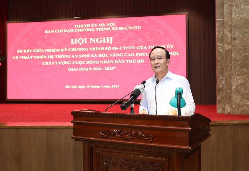 Chủ tịch HĐND TP Nguyễn Ngọc Tuấn phát biểu tại hội nghị. Ảnh: Thịnh An