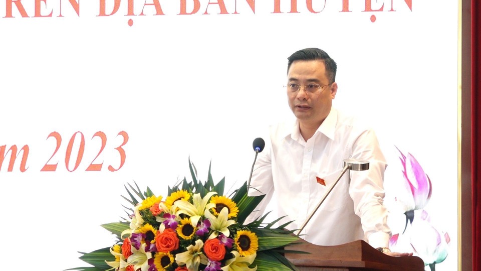 Chủ tịch UBND huyện Thanh Oai B&ugrave;i Văn S&aacute;ng tiếp thu &yacute; kiến v&agrave; giao nhiệm vụ cho c&aacute;c đơn vị.
