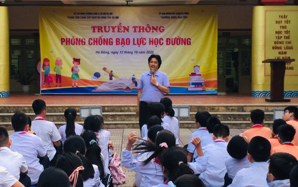 Một buổi truyền thông phòng, chống bạo lực học đường tại Trường THCS Văn Yên, quận Hà Đông. Ảnh: Trần Anh
