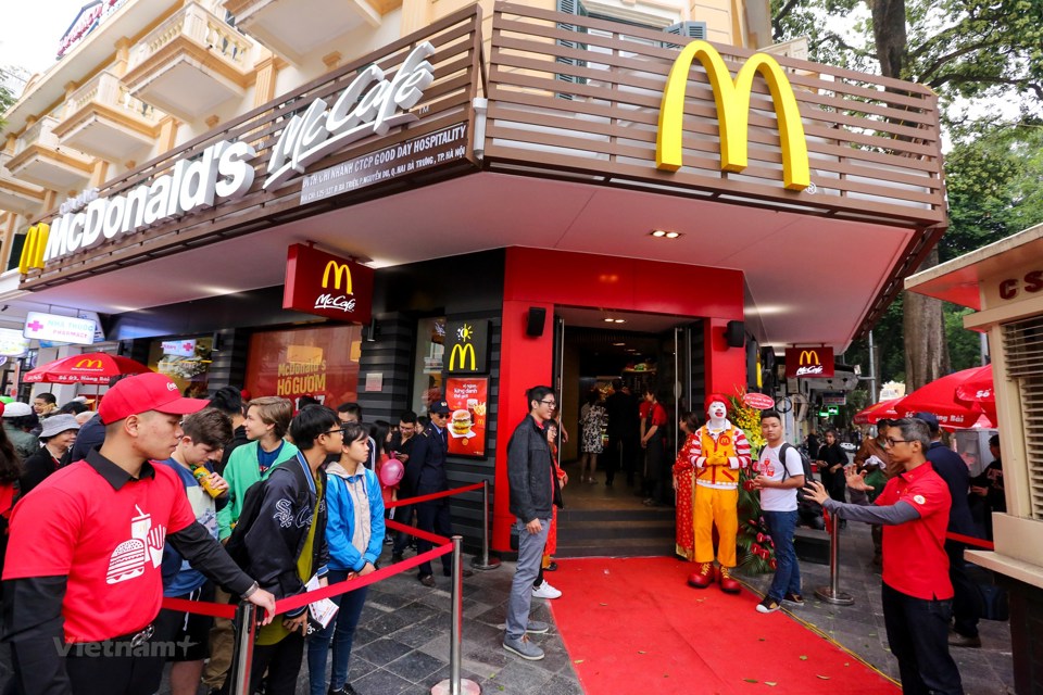 Thương hiệu đồ ăn nhanh McDonald’s tại quận Hoàn Kiếm, Hà Nội. Ảnh: Minh Sơn