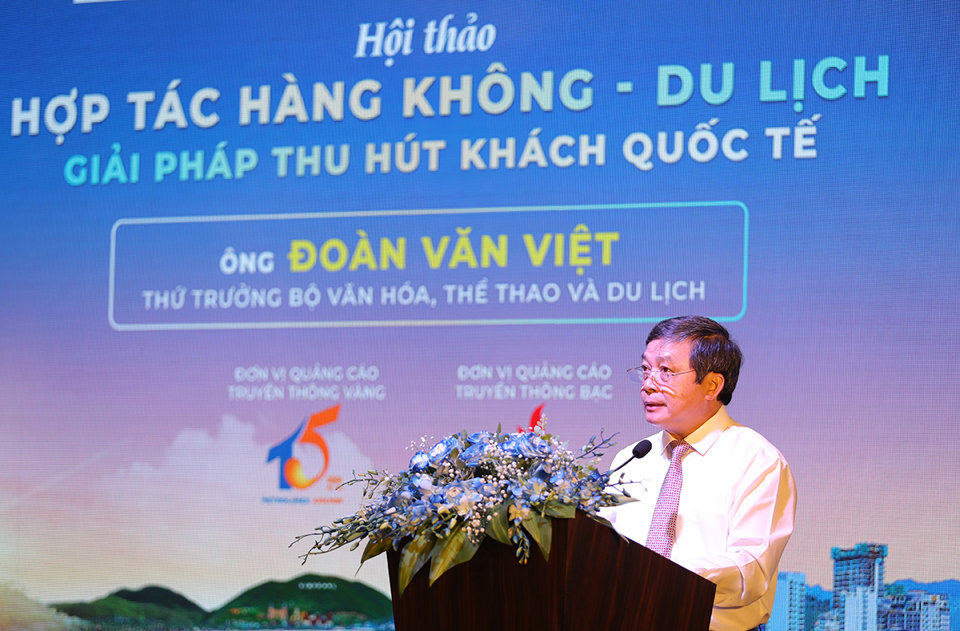 Thứ trưởng Bộ Văn h&oacute;a, Thể thao v&agrave; Du lịch Đo&agrave;n Văn Việt ph&aacute;t biểu tại Hội thảo.