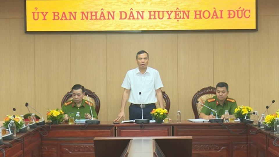 Ph&oacute; Chủ tịch UBND huyện Ho&agrave;i Đức Nguyễn Trung Thuận giao nhiệm vụ cho c&aacute;c đơn vị phối hợp thực hiện Đề &aacute;n 06 trong thời gian tới.