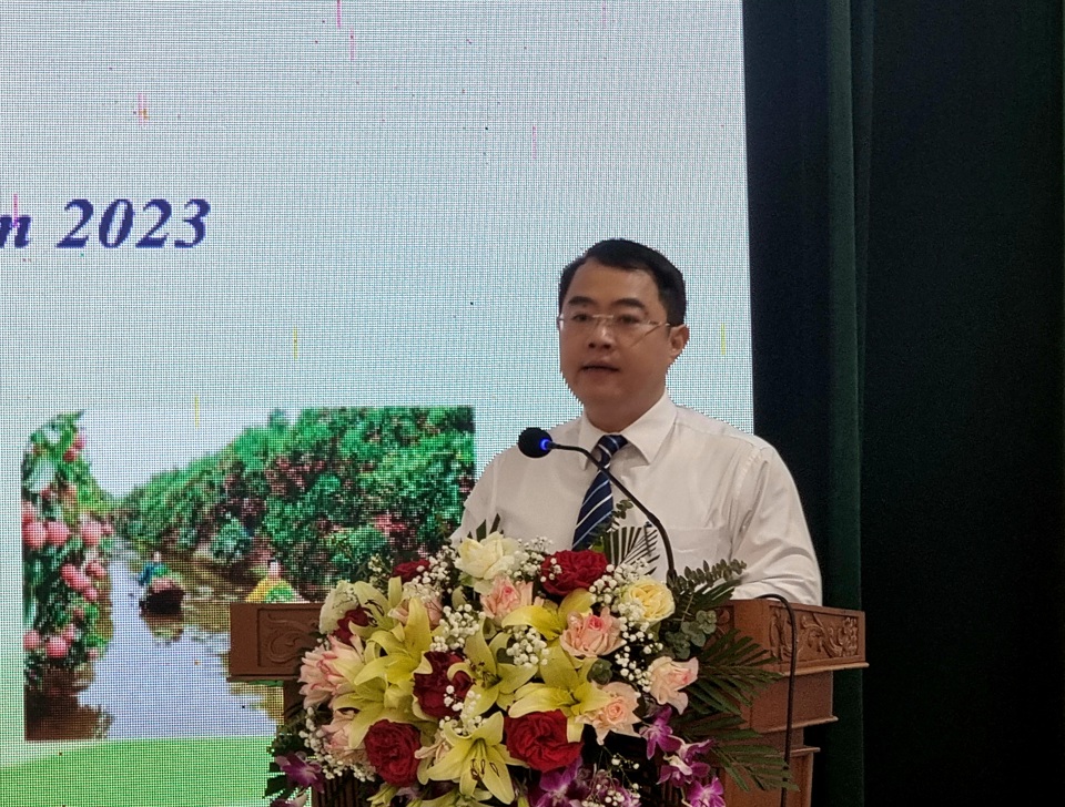 Chủ tịch UBND huyện Thanh H&agrave; Vũ Việt Anh ph&aacute;t biểu tại hội nghị.