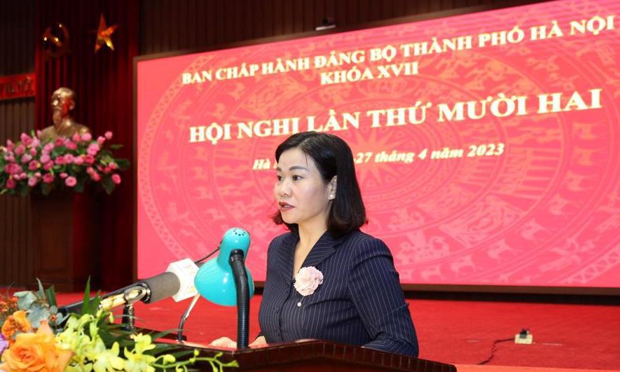 Ph&oacute; B&iacute; thư Thường trực Th&agrave;nh ủy Nguyễn Thị Tuyến ph&aacute;t biểu tại hội nghị.