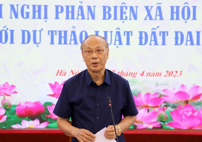 GS.TS Trần Ngọc Đường - Chủ nhiệm Hội đồng Tư vấn D&acirc;n chủ v&agrave; Ph&aacute;p luật (Ủy ban T.Ư Mặt trận Tổ quốc Việt Nam) ph&aacute;t biểu&nbsp;&nbsp;