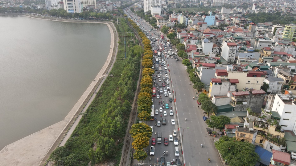 Đường Giải Ph&oacute;ng phương tiện nối đu&ocirc;i nhau d&agrave;i h&agrave;ng km.