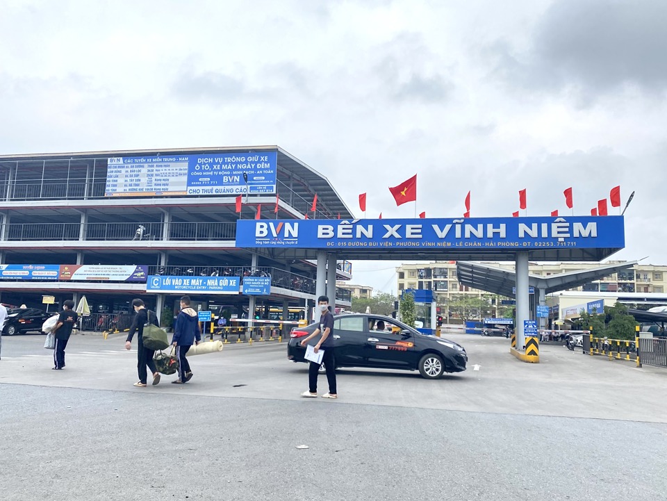 Tại bến xe Vĩnh Niệm tuyến H&agrave; Nội &ndash;Hải Ph&ograve;ng dự kiến sẽ tăng khoảng 30% so với ng&agrave;y thường.