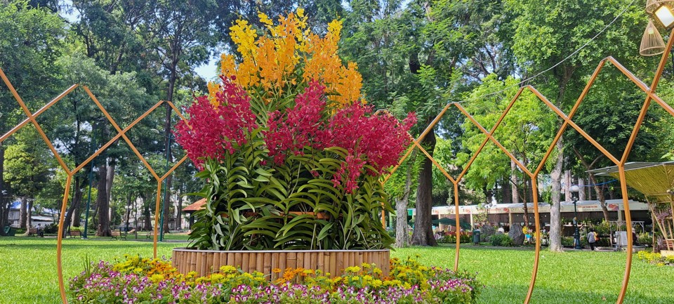 Gian h&agrave;ng của vườn hoa lan Huyền Thoại tại Festival Hoa lan lần thứ 2 - năm 2023.&nbsp;(ảnh: T&acirc;n Tiến).