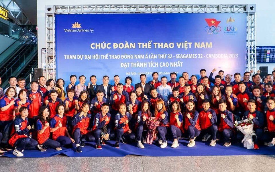越南隊前往柬埔寨參加第32屆東南亞運動會。 照片：裴良