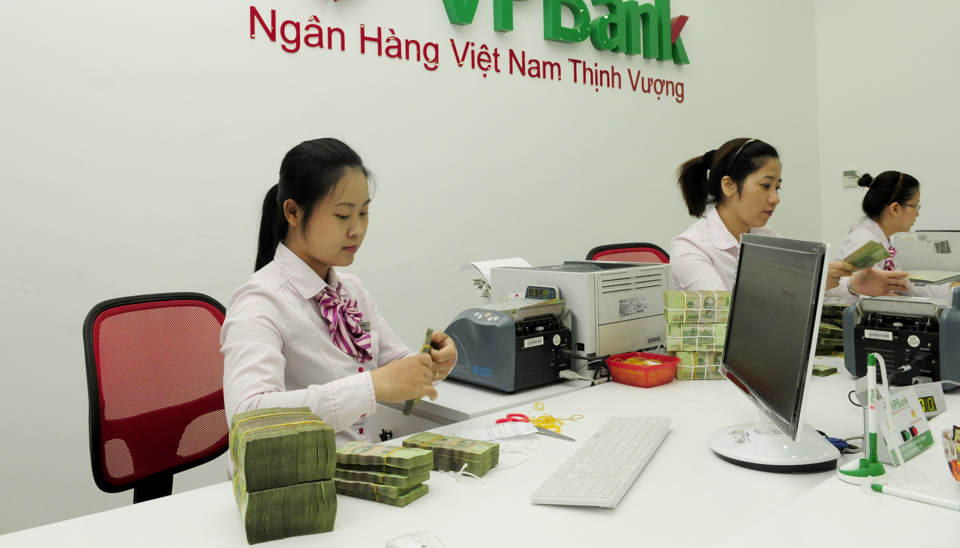 Hoạt động nghiệp vụ tại VPbank, chi nhánh Hà Nội. Ảnh: Hải Linh