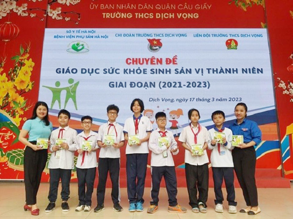 Bệnh viện Phụ Sản H&agrave; Nội gi&aacute;o dục sức khỏe sinh sản vị th&agrave;nh ni&ecirc;n cho học sinh c&aacute;c trường THCS.