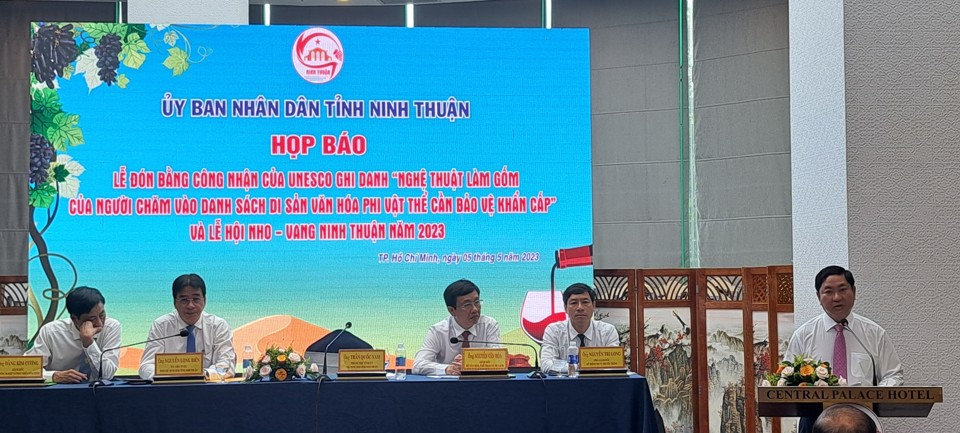 Chủ tịch UBND tỉnh Ninh Thuận Trần Quốc Nam cho biết địa phương n&agrave;y sẽ c&oacute; sản phẩm du lịch săn bắn hoang d&atilde;. (ảnh: T&acirc;n Tiến).