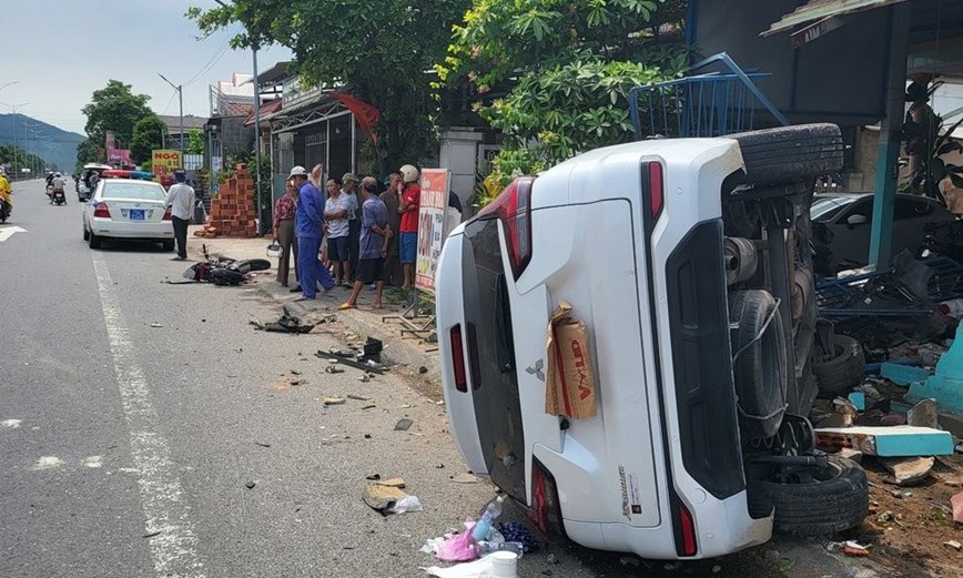 Tai nạn giao thông ngày 8/5/2023: Ô tô mở cửa, 2 người thương vong - Ảnh 3