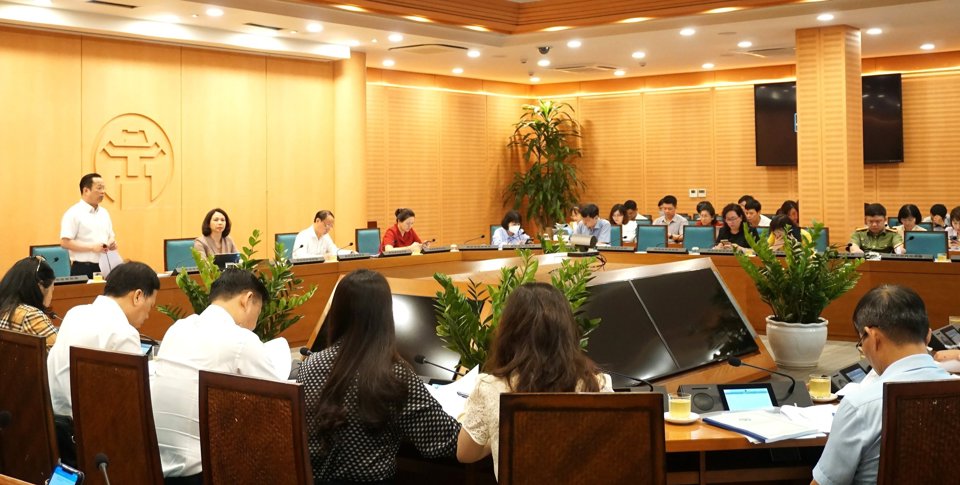 Quang cảnh buổi họp Ban chỉ đạo thi, tuyển sinh TP H&agrave; Nội năm học 2023- 2024 diễn ra s&aacute;ng 8/5.