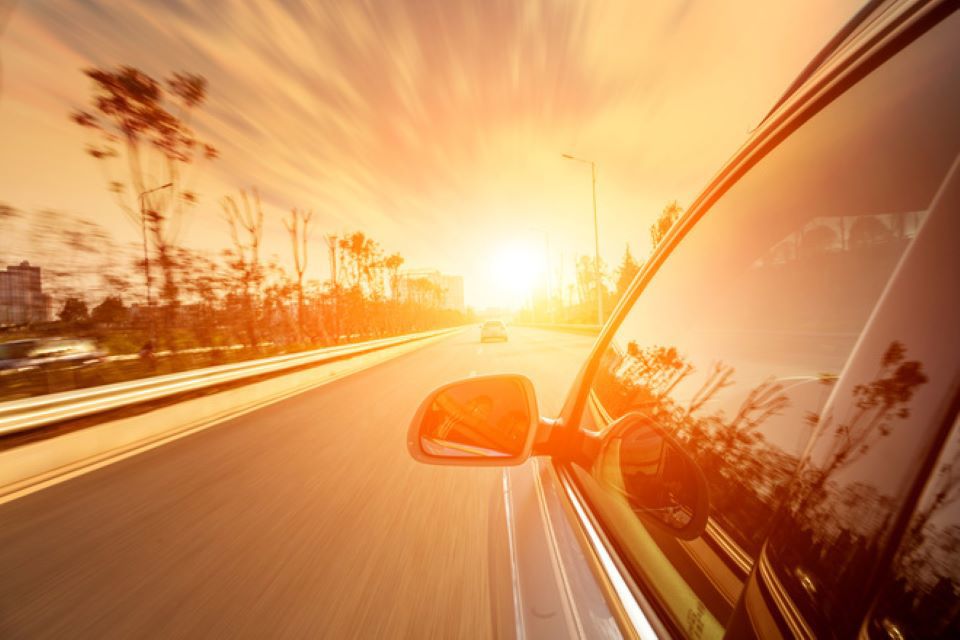 8 cách hạ nhiệt cho ô tô khi đỗ dưới trời nắng gắt