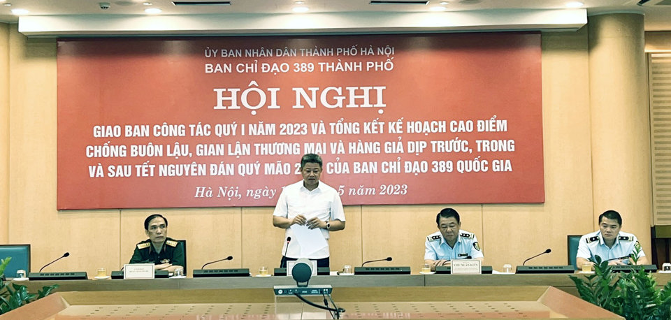 Ph&oacute; Chủ tịch UBND TP H&agrave; Nội Nguyễn Mạnh Quyền ph&aacute;t biểu kiến nghị tại hội nghị. Ảnh: Ho&agrave;i Nam