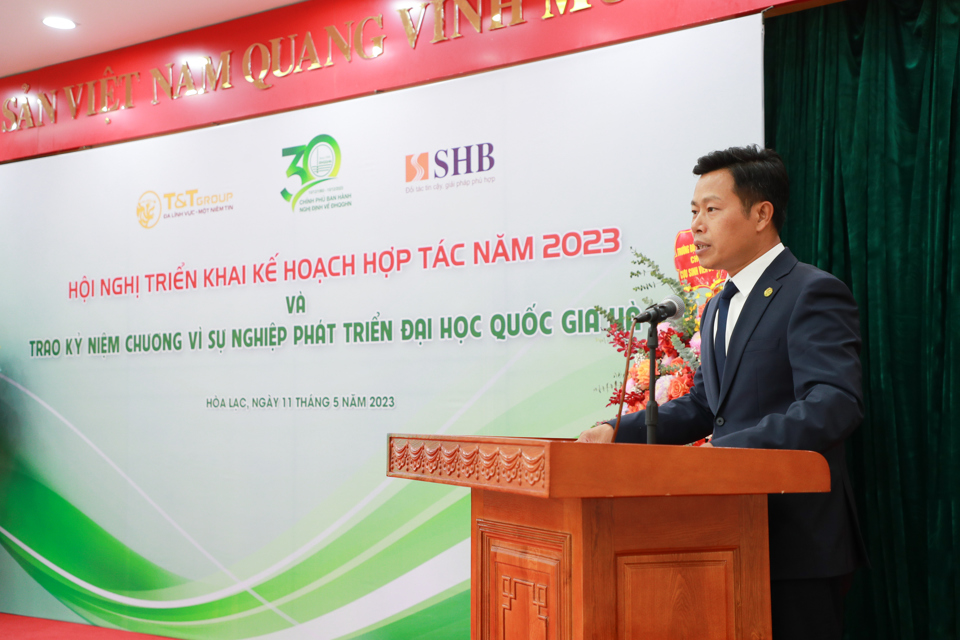 CEO Đỗ Quang Hiển nhận kỷ niệm chương vì sự nghiệp phát triển ĐH Quốc gia - Ảnh 1