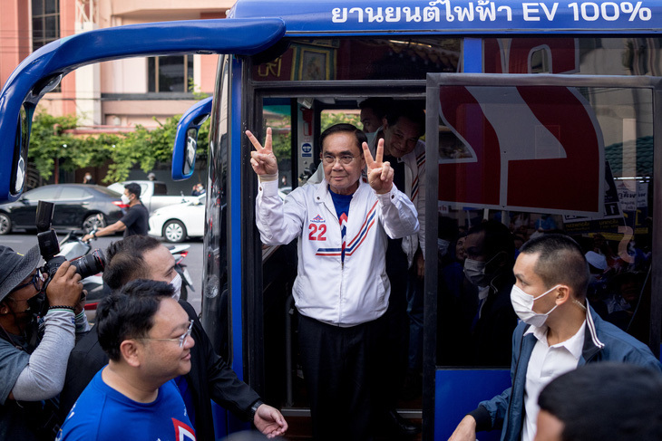 Thủ tướng Th&aacute;i Lan Prayut Chan-o-cha vận động bầu cử ở Bangkok ng&agrave;y 20/4. Ảnh: AFP