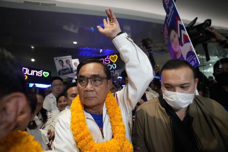 Theo cuộc thăm d&ograve; cuối c&ugrave;ng về cuộc bầu cử của Viện Quản l&yacute; Ph&aacute;t triển Quốc gia (NIDA), gần 15% ủng hộ&nbsp; Thủ tướng đương nhiệm Prayut Chan-o-cha. Ảnh" AP