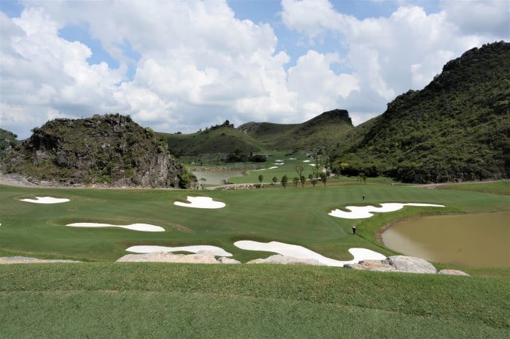 Hố số 17 s&acirc;n g&ocirc;n Legend Valley Country Club.