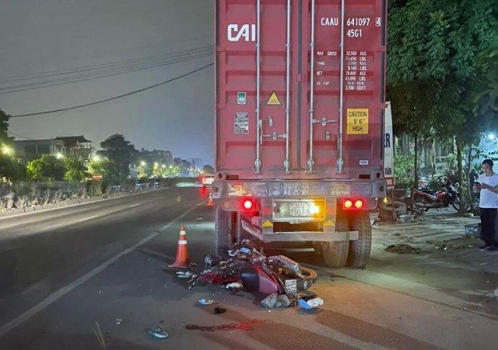 Tai nạn giao thông ngày 16/5/2023: Đâm vào đuôi container đỗ bên đường, một người chết - Ảnh 2