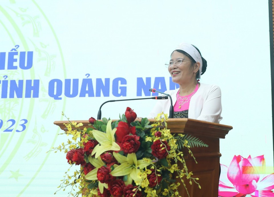 Ph&oacute; Chủ tịch Ủy ban Mặt trận Tổ quốc Việt Nam TP H&agrave; Nội Nguyễn Thị Kim Dung ph&aacute;t biểu