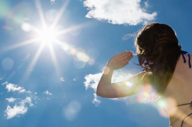 Cần làm gì để bảo vệ sức khỏe trong những ngày nắng gắt? - Ảnh 1