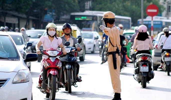 Hà Nội: Phát động toàn dân cung cấp thông tin phản ánh vi phạm giao thông - Ảnh 1