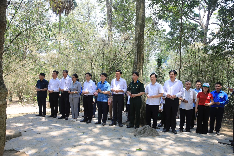 Chùm ảnh: Hà Nội hỗ trợ Tuyên Quang 500 triệu đồng xây nhà Đại đoàn kết - Ảnh 3