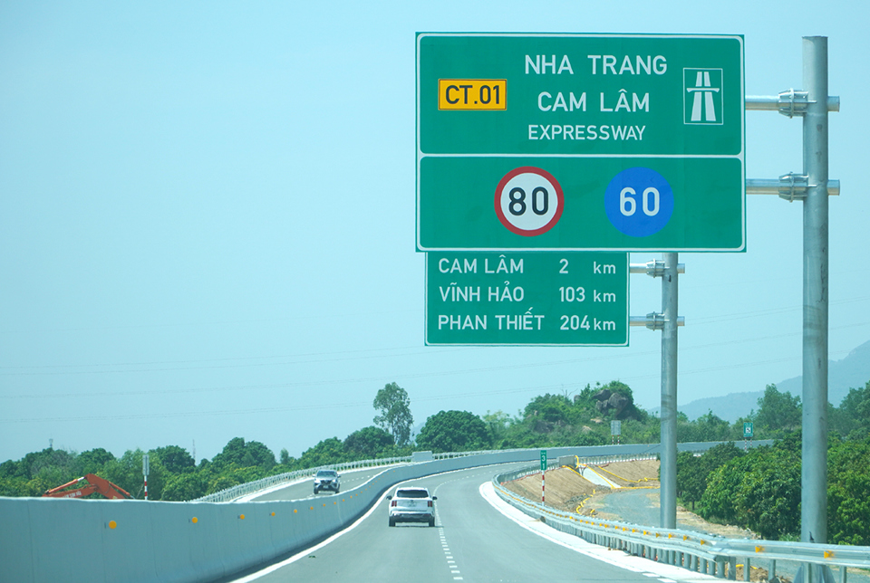Gần 300 km cao tốc được đưa v&agrave;o vận h&agrave;nh kết nối TP Hồ Ch&iacute; Minh đi Kh&aacute;nh H&ograve;a. Ảnh: Trung Nh&acirc;n.