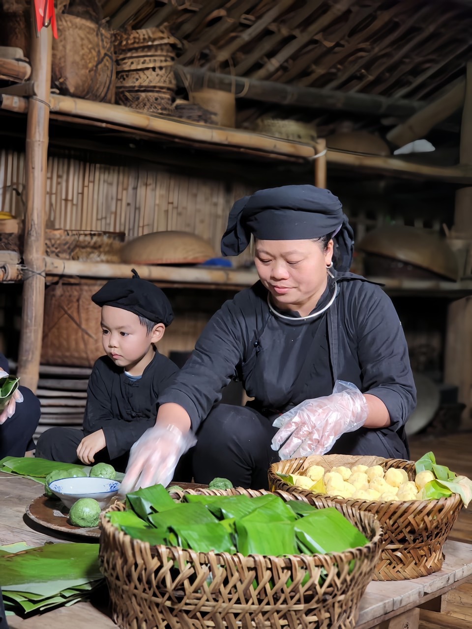 Thức b&aacute;nh đặc sản của b&agrave; con d&acirc;n tộc T&agrave;y ở bản l&agrave;ng Th&aacute;i Hải. Ảnh: Đo&agrave;n Thảo Nguy&ecirc;n