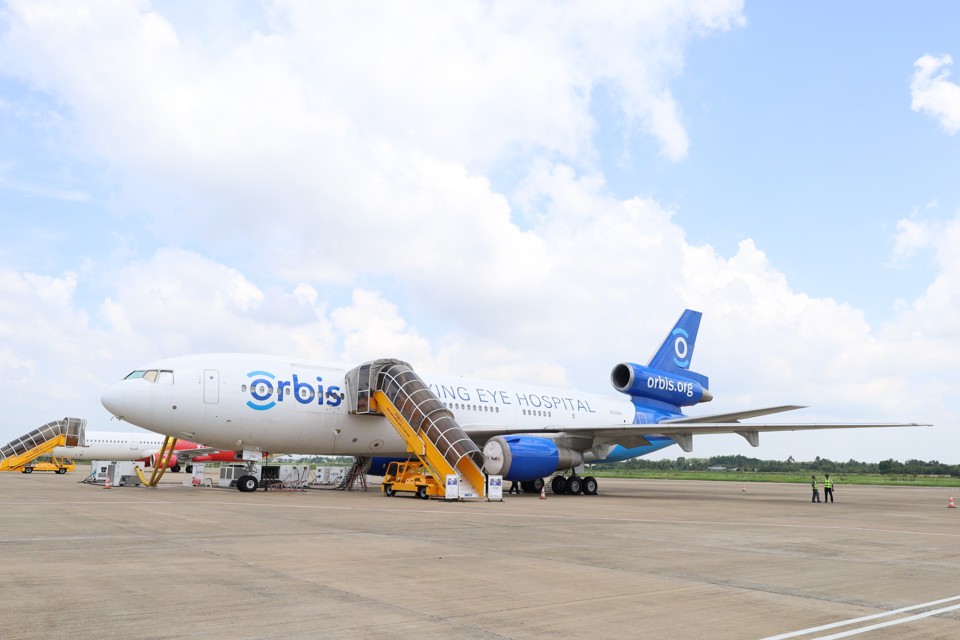 Bệnh viện Bay Orbis c&oacute; mặt tại Cần Thơ trong chương tr&igrave;nh đ&agrave;o tạo cho c&aacute;c y b&aacute;c sĩ chuy&ecirc;n ng&agrave;nh nh&atilde;n khoa tại Việt Nam.