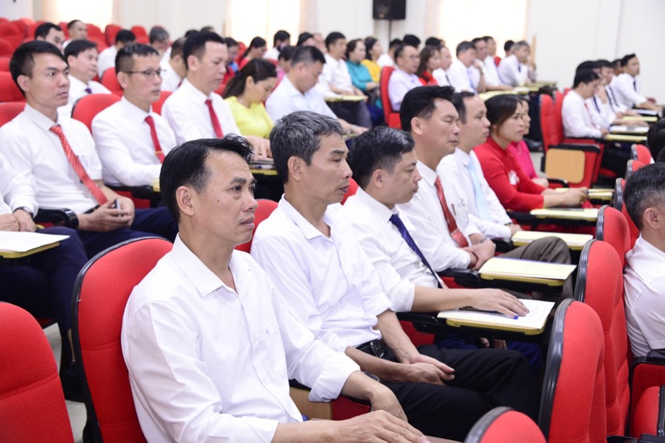 C&aacute;c học vi&ecirc;n tham gia lớp học.