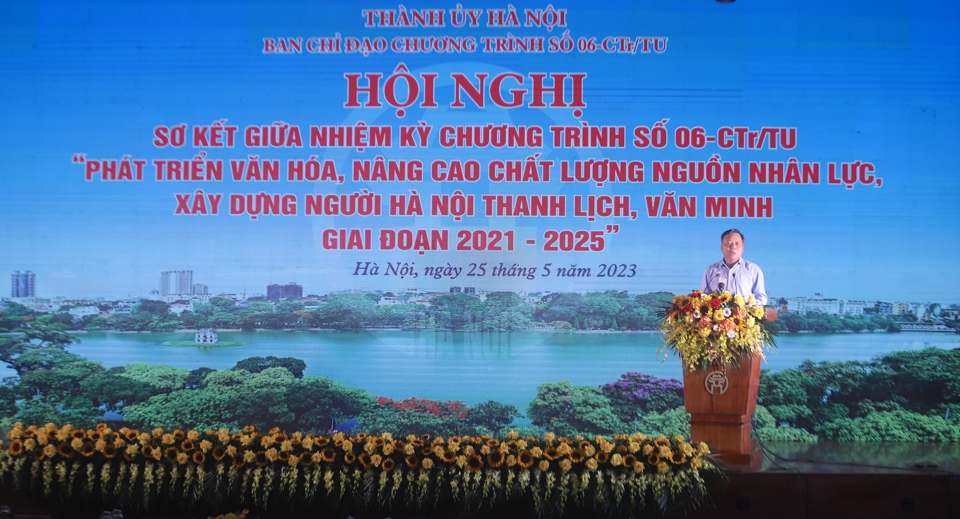 Ph&oacute; B&iacute; thư Th&agrave;nh ủy H&agrave; Nội,Trưởng ban Chỉ đạo Chương tr&igrave;nh 06/Ctr-TU Nguyễn Văn Phong ph&aacute;t biểu. Ảnh: Lại Tấn.